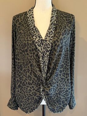Express Women's Green & Black Animal Print Twist Front Long Sleeve, Size Medium